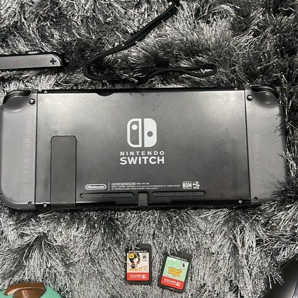 Nintendo Switch 1st model with vans & accessories - Picture 4 of 14